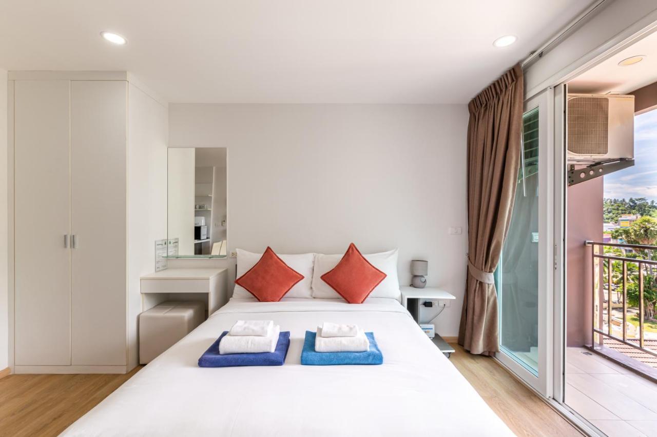 Ozone Condotel By Resava Pantai Kata Luaran gambar